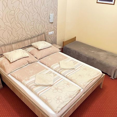 Gesztenye Apartman Mako Bagian luar foto