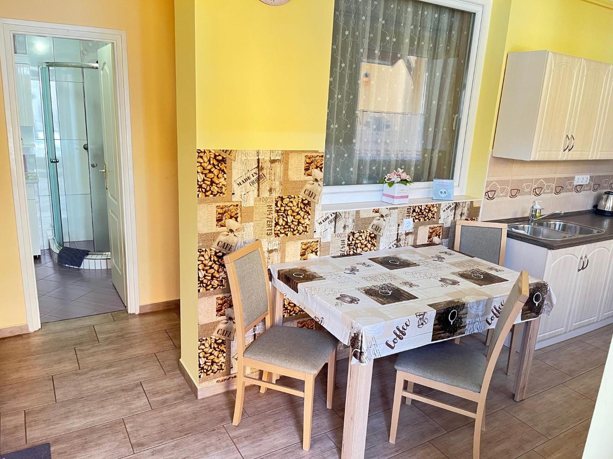 Gesztenye Apartman Mako Bagian luar foto