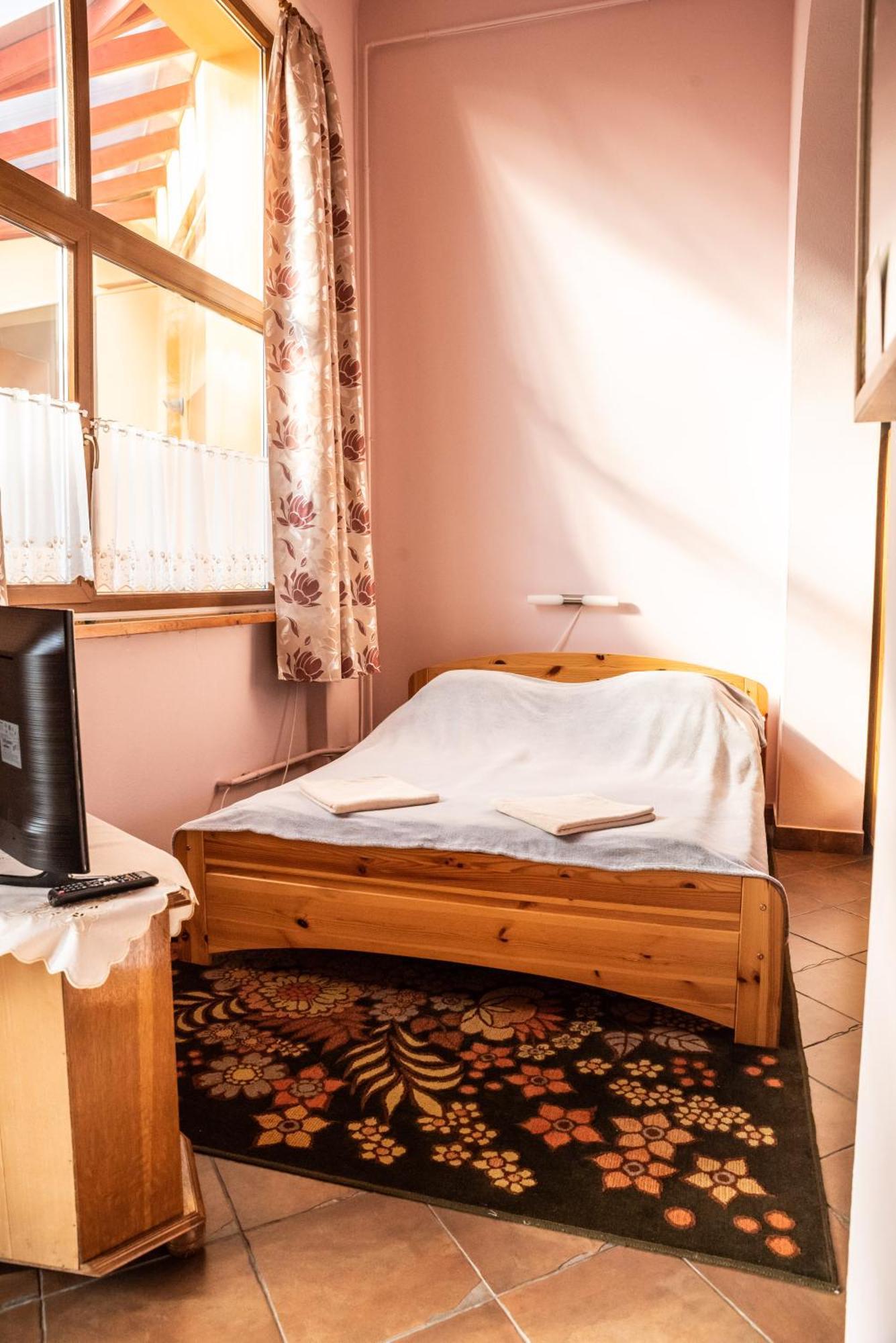 Gesztenye Apartman Mako Bagian luar foto